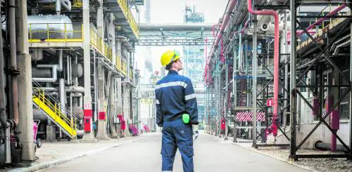 Pichetto: "Pronti 200 milioni per riconvertire le raffinerie"