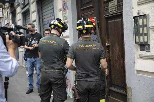 Donna morta nel rogo. I vicini sconvolti: "Lascia un bambino"