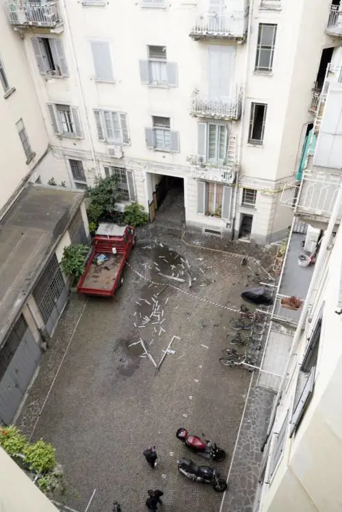 "Ha mentito e non prova dolore". Cosa faceva il killer mentre la compagna fuggiva dal rogo