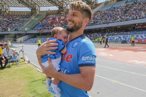 Mertens, cittadino onorario di Napoli e papà di Ciro: "Vorrei che nascesse qua anche mia figlia"