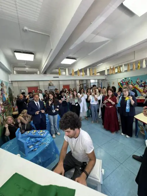 Musica e cura: per la prima volta in Campania uno strumento musicale entra in un reparto ospedaliero