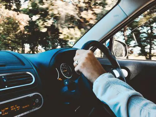 Abitacolo dell’auto rovente: ecco alcuni trucchi per evitarlo 