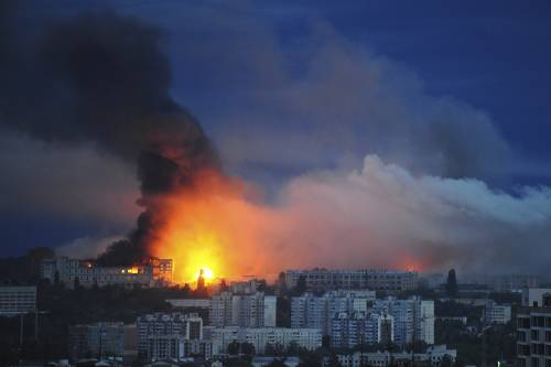 Mosca attacca sul Dnipro. Kiev: "Noi senza razzi Usa"
