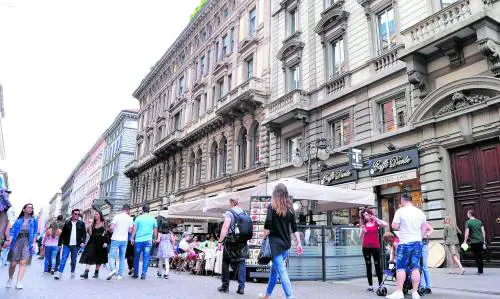 Da cinque anni cerca di pagare le tasse. Ma il Comune non gli dice come