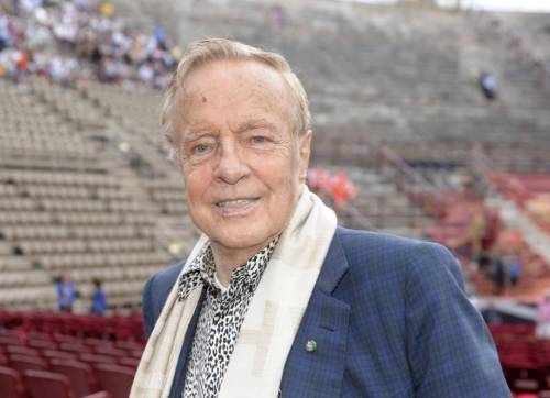 https://img.ilgcdn.com/sites/default/files/styles/md/public/foto/2025/06/09/1749498235-franco-zeffirelli.jpg?_=1749498235