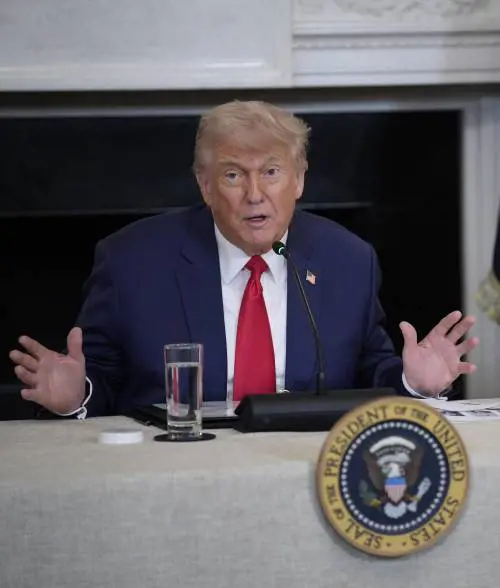 Per Donald diversivo ideale ma rischia i voti dei latinos. I Dem si giocano i moderati