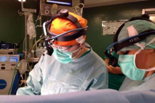 https://img.ilgcdn.com/sites/default/files/styles/md/public/foto/2025/06/10/chirurghi_ospedale_ftg.jpeg?_=1749561303