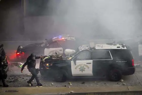 Proteste e scontri a Los Angeles