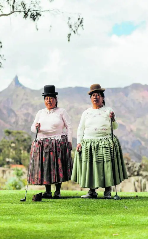 Storie in fotografia. Tutta l'umanità riflessa in 141 scatti