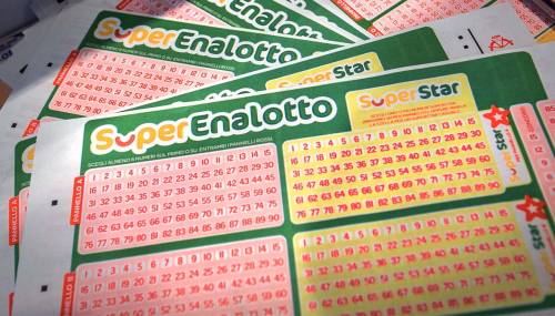 SuperEnalotto, vinti 160mila euro con il Jackpot a quota 12,1 milioni