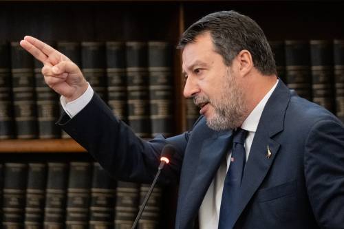 Il rilancio sulle cartelle di Salvini. "In manovra la pace fiscale"