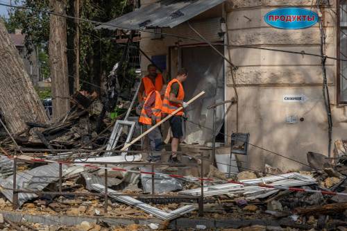 Ucraina, raid prima di un nuovo scambio