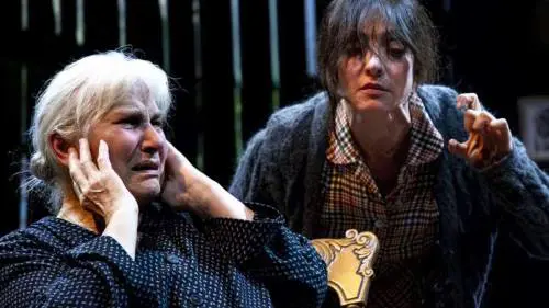 Al Parenti Ambra Angiolini è la "Reginetta di Leenane"