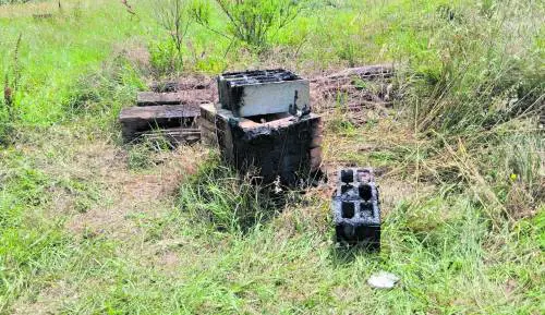 L'orrore del killer di Denisa si allarga: vertebre, capelli e slip nel suo giardino