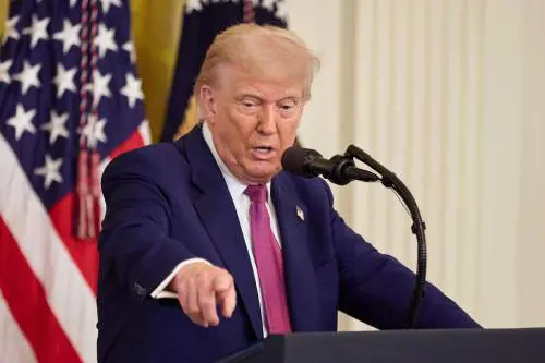 L'annuncio di Trump: "Presto la pace tra Iran e Israele, aperto a Putin come mediatore"