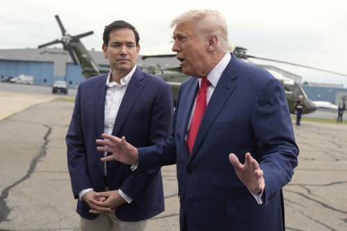 https://img.ilgcdn.com/sites/default/files/styles/md/public/foto/2025/06/13/1749803879-trump-rubio.jpg?_=1749803879