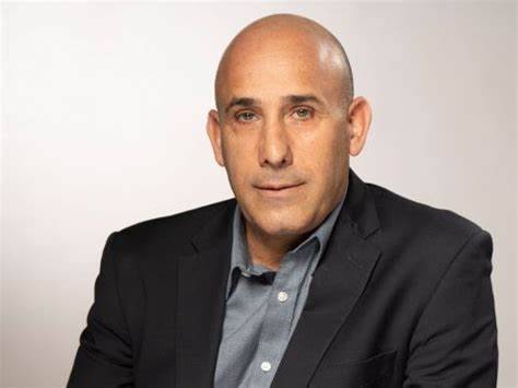 L'ex generale israeliano: "Un'operazione sofisticata. Il piccolo Davide distrugge Golia"