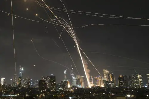 "Bucata la difesa israeliana": qual è il missile di Teheran che ha messo sotto scacco Tel Aviv