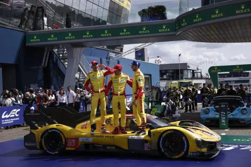 Il Cavallino si prende un triplete magico a Le Mans. E Kubica, inferno e ritorno, commuove il mondo