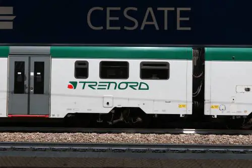 Sui binari per raggiungere gli amici. Ucciso a 19 anni dal Malpensa Express