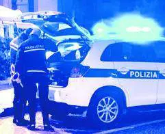 Due donne aggredite. I vigili arrestano i balordi