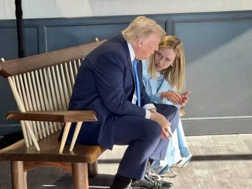 La Meloni sente il presidente Usa. Stoccata a sinistra: "Aprono le porte a illegali e scafisti"