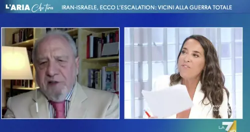 "Un elmetto", "Via il microfono". Scontro in tv tra Ronzulli e Caprarica