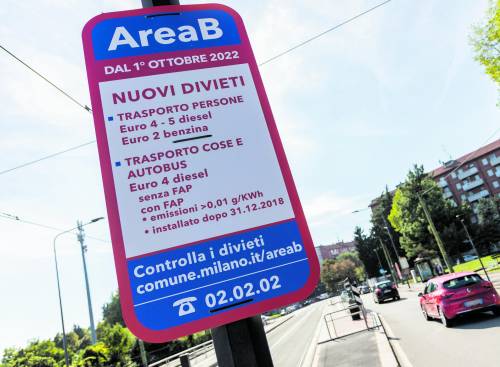 Sala si loda: "Milano è migliorata, Area B è un esempio in Europa"