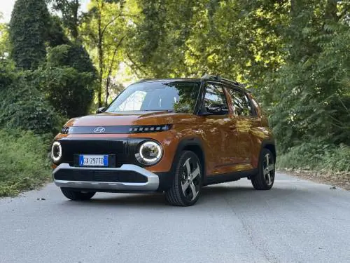 Hyundai Inster: la cittadina elettrica che sorprende per spazio, comfort e tecnologia
