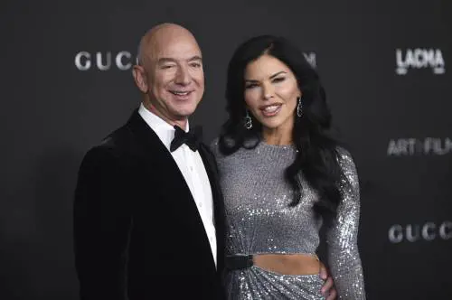Jeff Bezos, le date e gli invitati al matrimonio: quando partono i festeggiamenti. Parata di vip attesa a Venezia