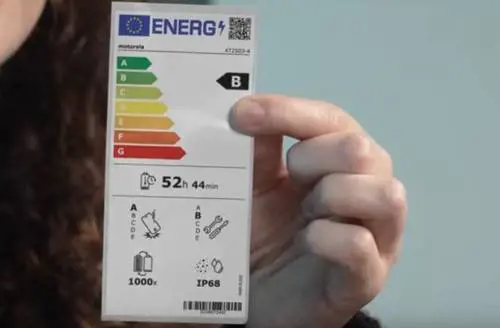 Smartphone e tablet, cosa cambia se li acquisti da oggi: la guida alla nuova etichetta che informa anche sulla (vera) durata della batteria