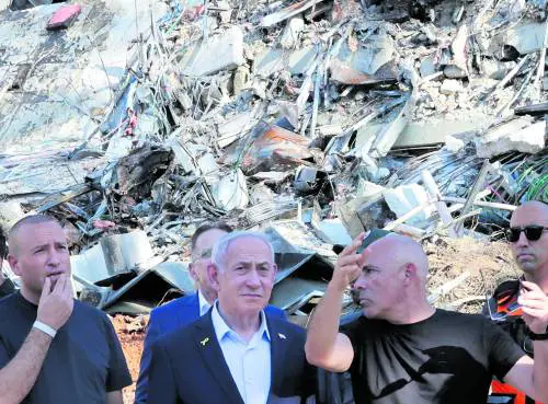 "Prima la forza, poi la pace". Netanyahu ringrazia Trump