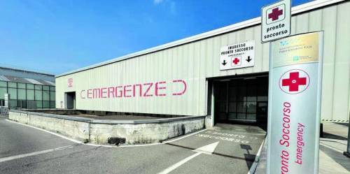 Cade in piscina: bimbo di 4 anni in fin di vita. Era sfuggito al controllo dei genitori
