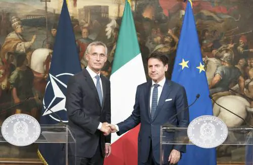 Conte anti-Nato, ma da premier la definiva "pilastro"