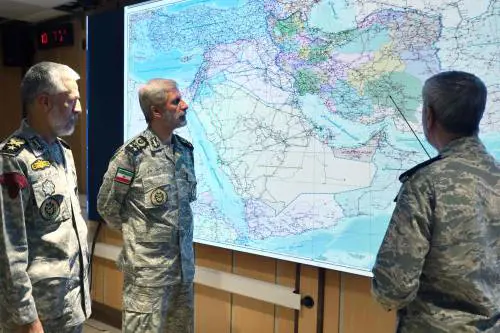 L'Iran bombarda le basi Usa (e prima avverte Washington)