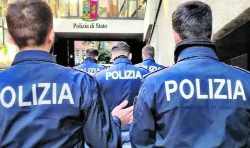 Arrestati per rapina tre poliziotti