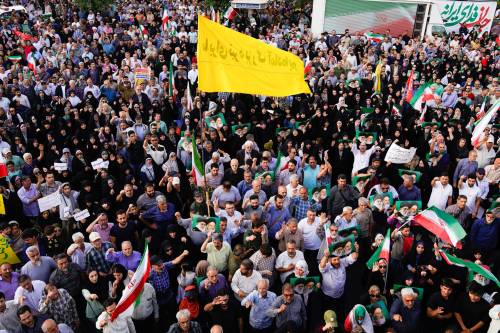 Ayatollah colpiti. Ma la sfida atomica non è ancora chiusa