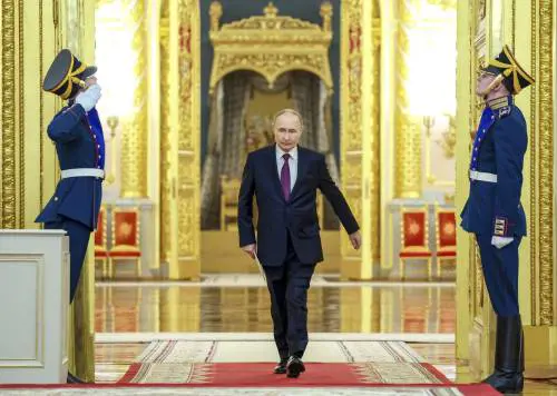 "Teheran accetti l'accordo con gli Usa". La mossa di Putin sul nucleare iraniano