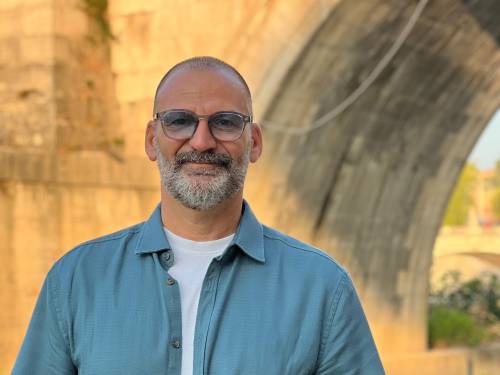 https://img.ilgcdn.com/sites/default/files/styles/md/public/foto/2025/06/25/1750841988-foto-piero-amelio-fondadore-e-curatore-pagina.jpg?_=1750841988
