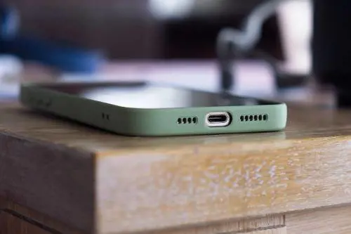 “Il punto nero" degli iPhone: cosa fare se appare sullo schermo