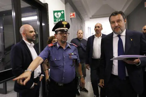 Salvini: "Non ritiro querela contro Saviano". E lo scrittore attacca: "Vergognati"