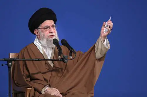 Il messaggio minaccioso a Khamenei: cosa hanno scritto gli 007 Usa