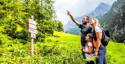 Fattorie didattiche o voli in parapendio: qui la vacanza è per tutta la famiglia