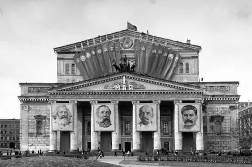 La melodia (rossa) della dittatura. Così Stalin imponeva la linea alla musica