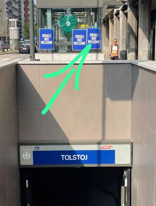 "Israeliani non benvenuti". Manifesti choc a Milano