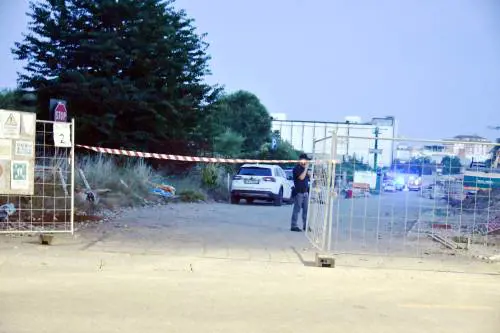 “Caduta dal tetto di un capannone”, 14enne trovata morta in un'area dismessa: cos'è successo