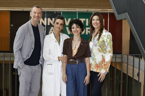 https://img.ilgcdn.com/sites/default/files/styles/md/public/foto/2025/06/27/1751017745-amadeus-giovanna-dottoressa-bertuzzi-giulia.jpg?_=1751017745