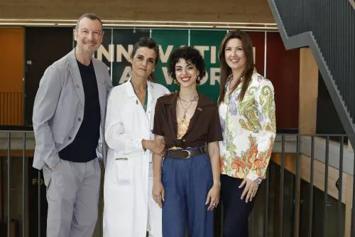 Amadeus, la dottoressa Bertuzzi, la paziente Giulia e Giovanna Civitillo. Credit Alex Fiumara