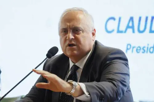Calciomercato, la Covisoc blocca il mercato della Lazio. Cosa farà Sarri?
