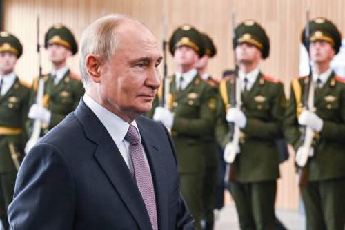 Putin "Abbasseremo le spese militari. Trump? Un uomo coraggioso che vuole la pace"